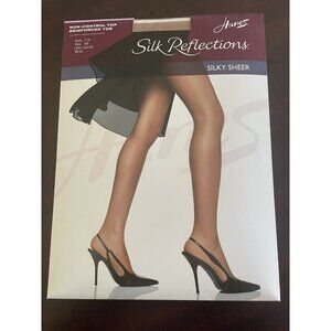 Hanes Silk Reflections Non-Control Top 716 AB Little Color Reinforced Toe Sheer